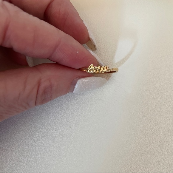 NWT Kris Nations “love” script 18k Gold Ring New Gift Jewelry Women’s size 6 - Picture 10 of 13